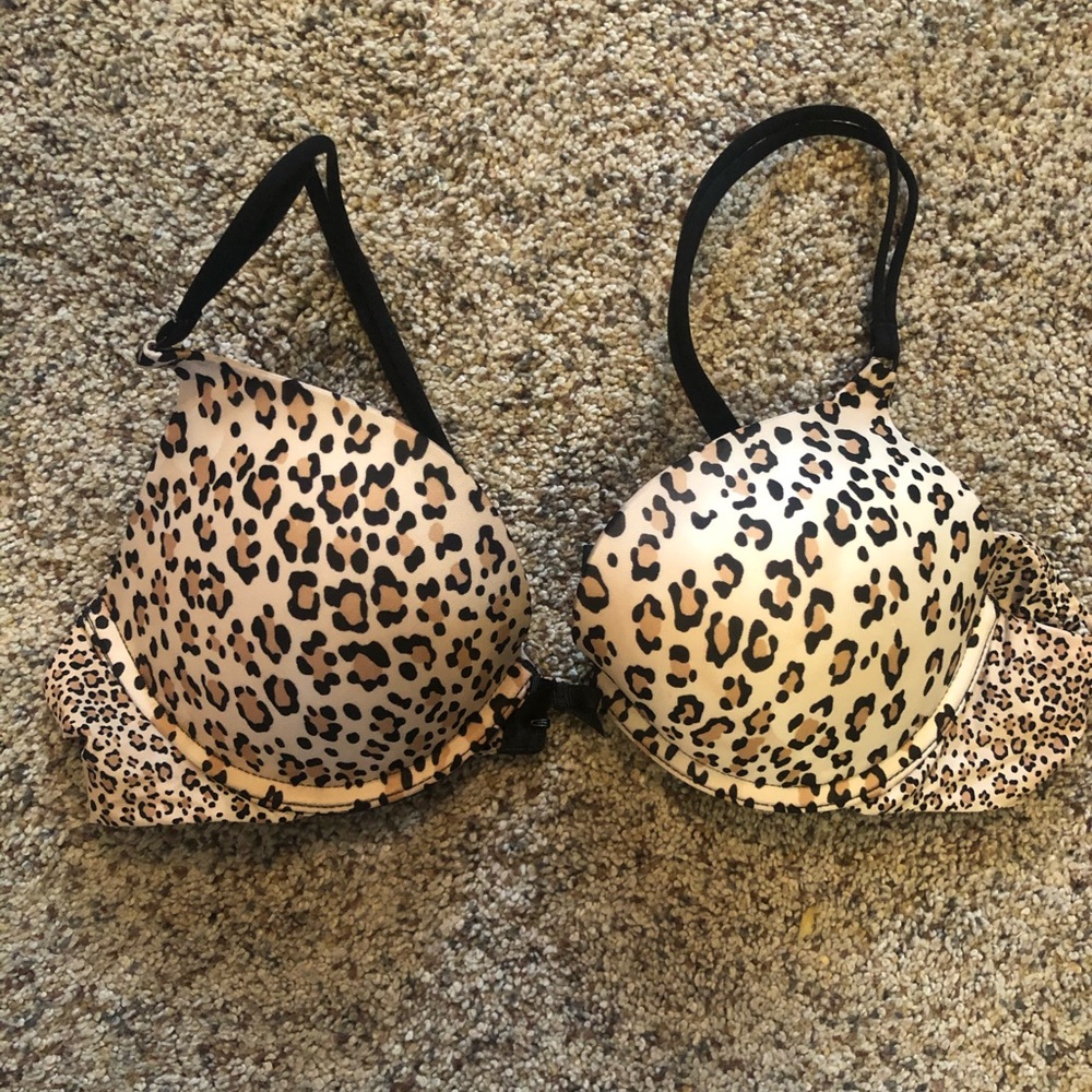 2/$25 Victoria’s Secret Push-Up Bra